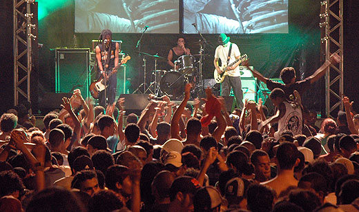 Devotos (foto Michele Souza)