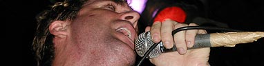 CLIQUE AQUI para abrir a janela pop-up com as fotos do show